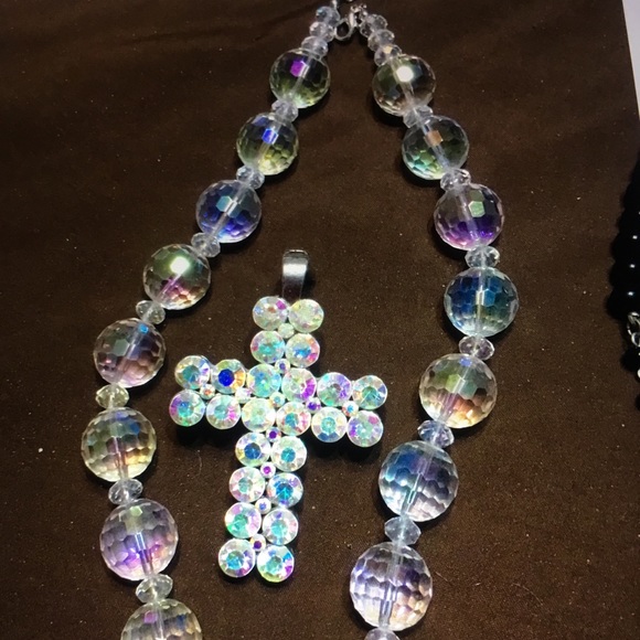 Stunning Necklace w/ Removal Pendant - Picture 1 of 3